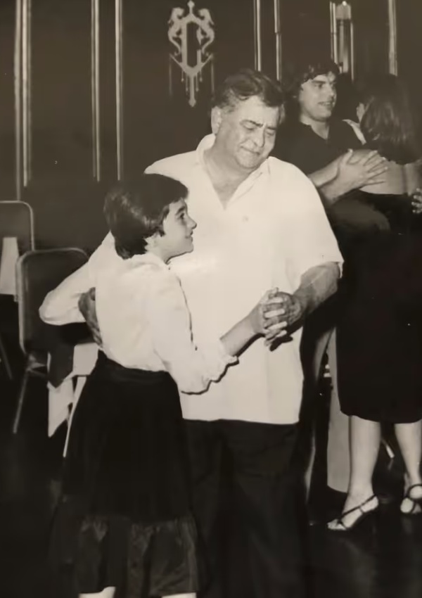 Karisma dancing with Grandfather Raj Kapoor.