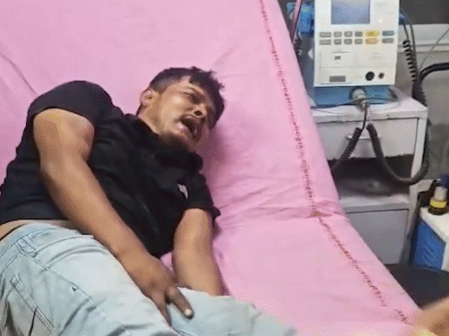 अस्पताल में आरोपी दर्द से कहराता रहा।