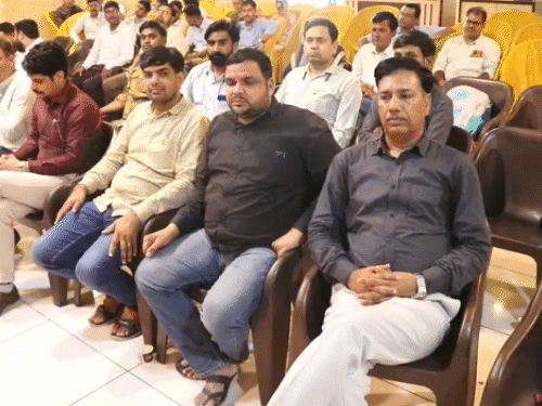 प्रदेशाध्यक्ष गजेंद्र सिंह राठौड़ ने कहा कि संगठन का 25 सूत्रीय मांगपत्र सौंपा जा चुका है। सरकार के बजट में इन मांगों को शामिल करने की उम्मीद थी, लेकिन अभी तक ऐसी कोई घोषणा नहीं हुई है।