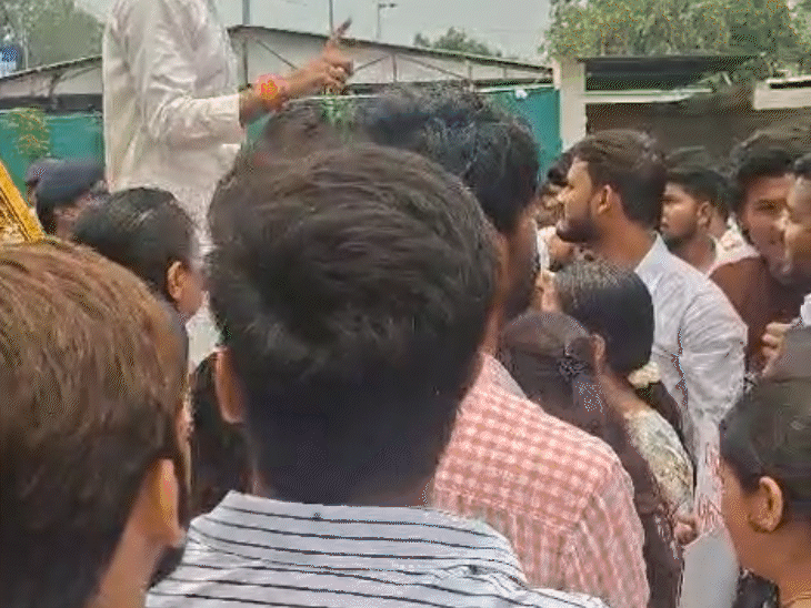 एबीवीपी करीब एक साल से यह मुद्दा उठा रही है।