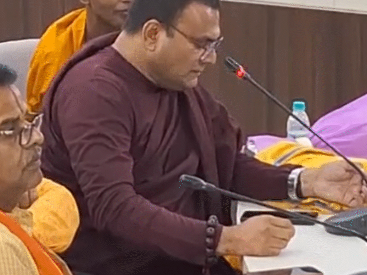 बैठक के दौरान बौद्ध धर्मगुरु ने भी अपने विचार रखे.