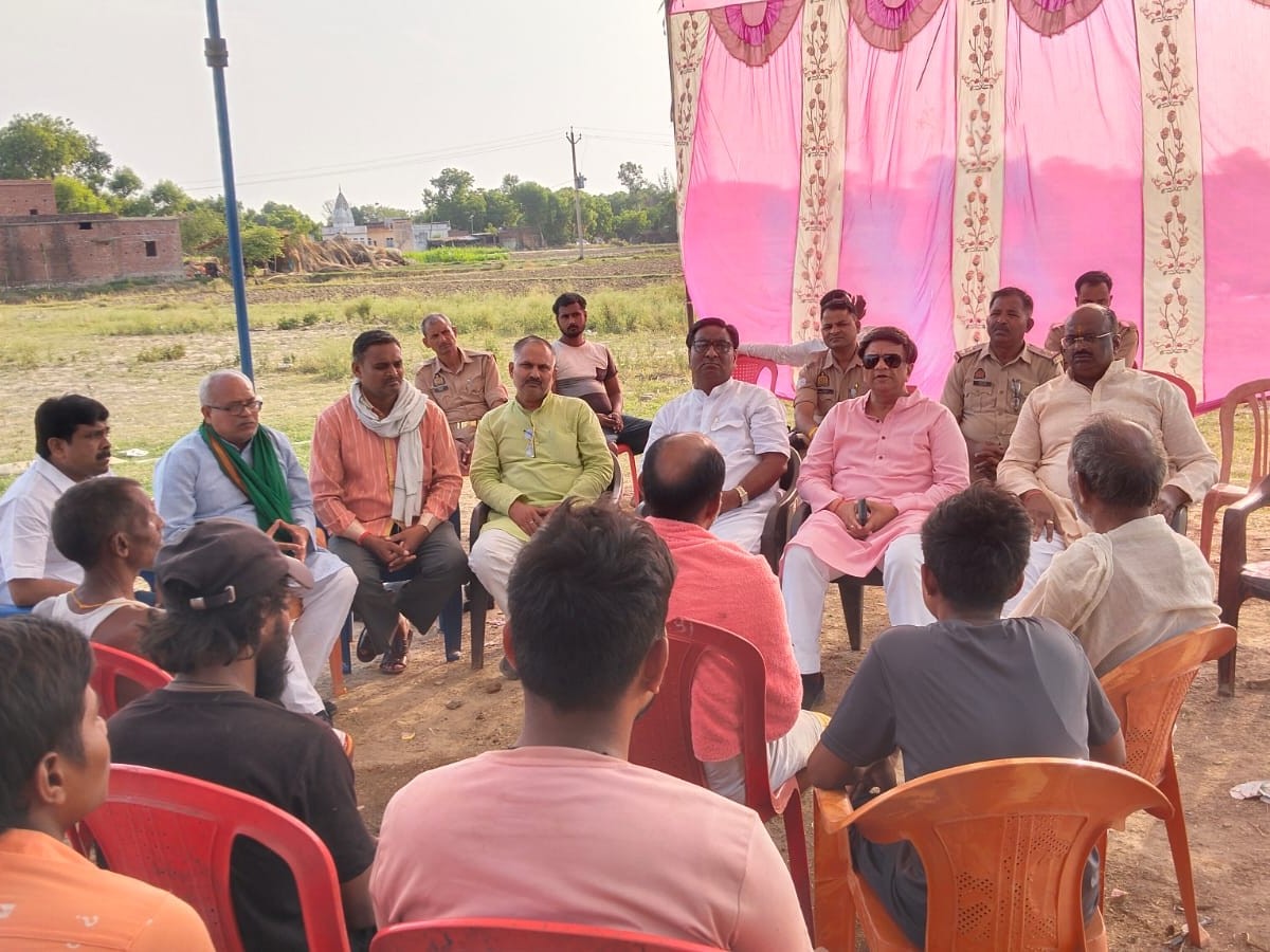 Prayagraj Kukarkatwa Triple Murder | Vidup Agrahari Demands Justice ...