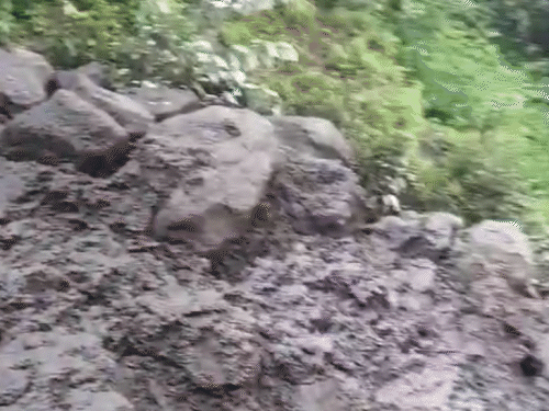 किन्नौर के निचार के काचरंग नाला में सुबह चार बजे बादल फटने के बाद फ्लैश फ्लड आ गया। - Dainik Bhaskar