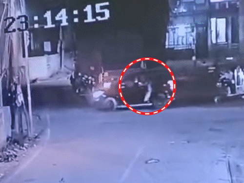 Meerut Girl Kidnap Scare | Kali Scorpio Flees to Partapur, Scooty Chase