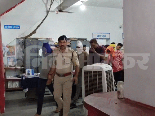 20 जून को मुख्य आरोपी मनोज त्रिपाठी समेत 4 ने किया था सरेंडर।