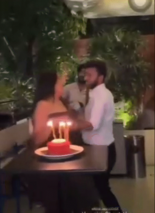 19 मई को सिया ने अपने जन्मदिन के काउंटडाउन की स्टोरी पोस्ट की, जिसमें दोनों एक रोमांटिक गाने पर डांस करते नजर आ रहे थे।