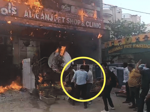 सीन 2- बिल्डिंग के नीचे खड़े लोग तुरंत दौड़े और उठाकर लेकर आए।