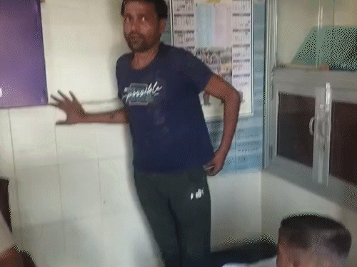 जीआरपी ने आरोपी उमाशंकर को गिरफ्तार कर लिया है।