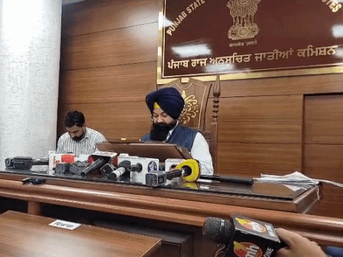 अनुसूचित आयोग के चेयरमैन जसबीर सिंह गढ़ी ने फैसला सुनाया।