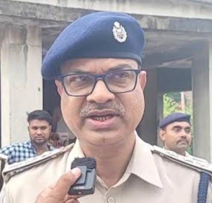 जगदीशपुर के एसडीपीओ राजेश कुमार शर्मा को पुलिस लाइन भेजा गया है.