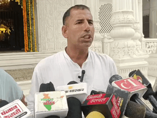 शिकायतकर्ता नरेश कुमार ने बताया कि प्रशासन इस मामले में जांच कर रहा है।