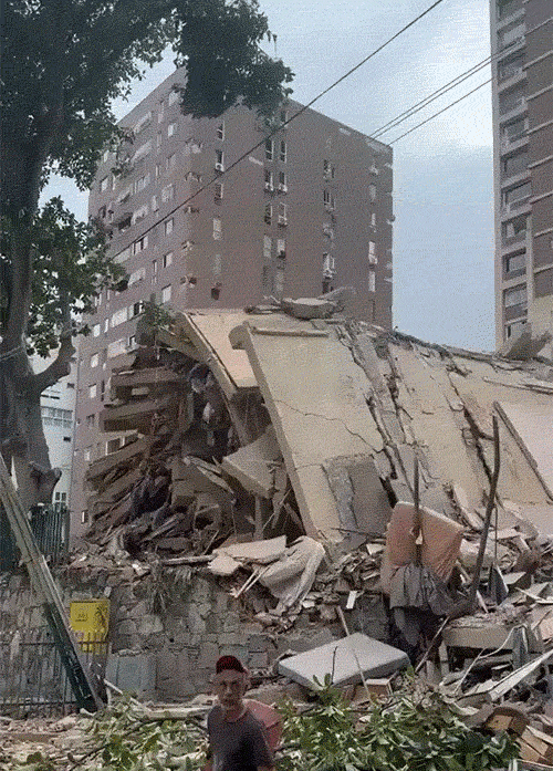 लगातार दो बड़े झटकों से राजधानी समेत कई शहरों में इमारतें मलबे में तब्दील हो गई हैं।