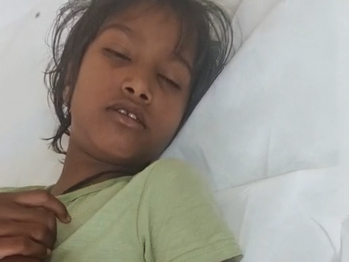 Roshni, injured in the accident, is undergoing treatment in the hospital
