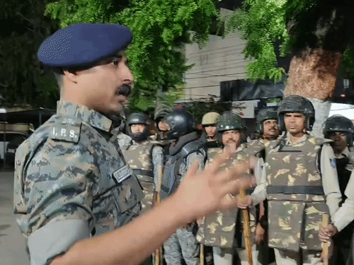 बड़नगर में क्यूआरटी ने किया फ्लैग मार्च बड़नगर.
