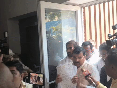 संजय सिंह ने कहा- अब इन दस्तावेजों की जांच करना और आगे की कार्रवाई तय करना सरकार और संबंधित एजेंसियों का दायित्व है।