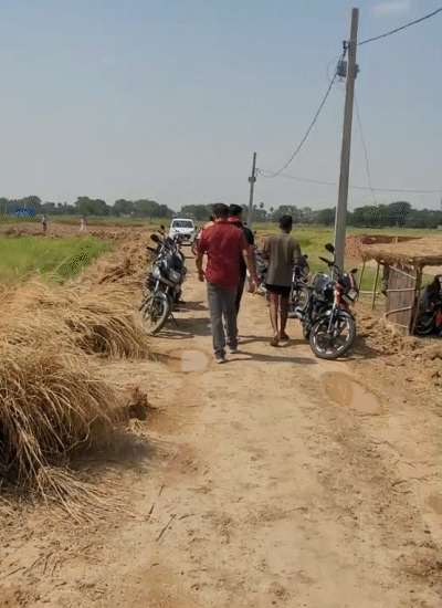 पप्पू के साथ हम उस जगह पहुंचे, जहां पुलिस ने भरत को गोली मारी थी।