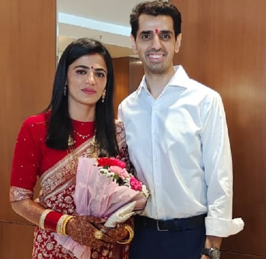 सविता पूनिया अपने पति अंकित बल्हारा के साथ।