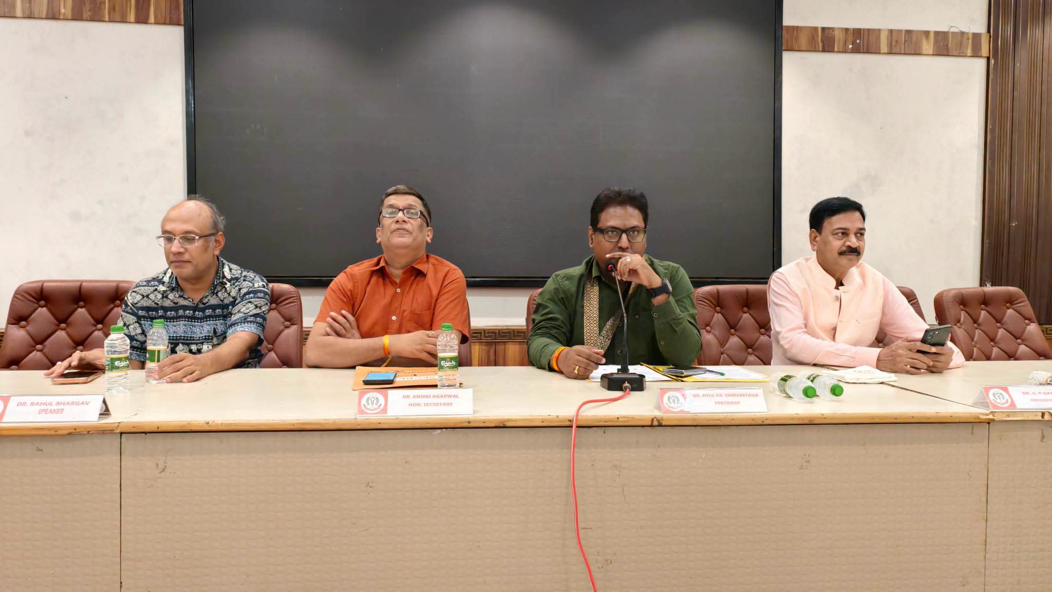 आईएमए बरेली के सीएच-3 सभागार में आयोजित वैज्ञानिक सत्र में बड़ी संख्या में चिकित्सकों ने भाग लेकर नवीनतम चिकित्सा ज्ञान प्राप्त किया।
