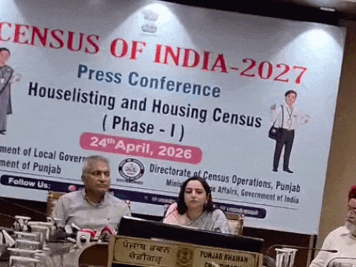 1 अप्रैल 2026 से जनगणना का पहला फेज शुरू हो चुका है। इसमें घरों की लिस्टिंग की जा रही है। ( तस्वीर- पंजाब में जनगणना ऑफिसर्स की प्रेस कॉन्फ्रेंस)