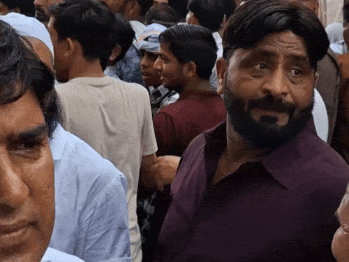 जुलूस के दौरान सीकर पुलिस की QRT टीम भी तैनात रही।