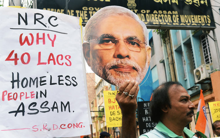 जुलाई 2018 में असम NRC के ड्राफ्ट में 40 लाख लोगों के नाम नहीं थे। इसके विरोध के बाद 31 अगस्त 2019 को आखिरी लिस्ट में 19 लाख लोगों के नाम नहीं थे।