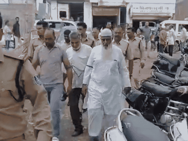 एहसान, आबिद, मुजफ्फर पटेल को गिरफ्तार कर कोर्ट में पेश किया गया.