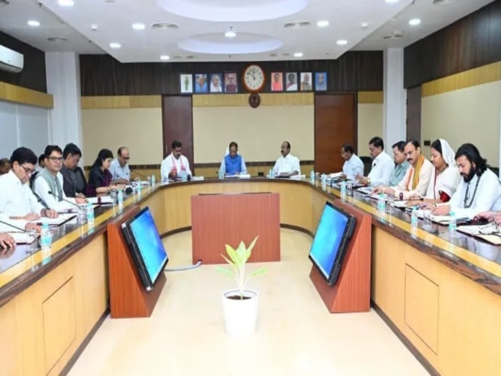 सीएम रिपोर्ट पर चर्चा कर इसे विधानसभा में पेश करेंगे।