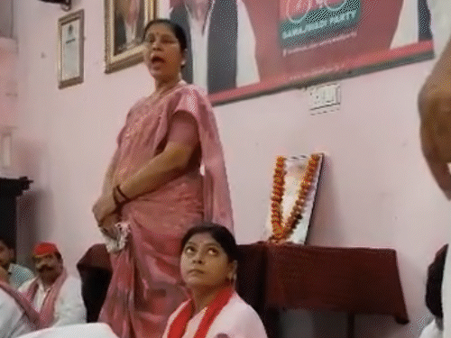 Banda SP MP-MLA Clash | Krishna Patel-Vishambhar Yadav Controversy