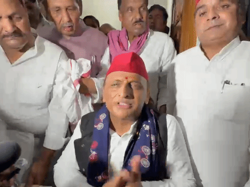 आझमगडमध्ये सपाचे राष्ट्रीय अध्यक्ष अखिलेश यादव म्हणाले की, जनतेने आता भाजपला सत्तेतून हटवण्याचा निर्णय घेतला आहे.