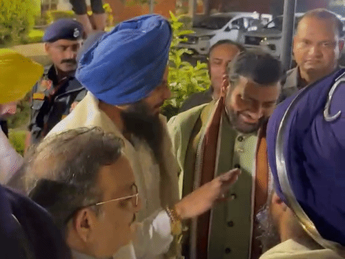 कल शाम हरियाणा के सीएम नायब सैनी से निहंग प्रतिनिधिमंडल की मुलाकात.