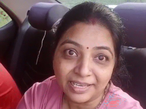 भोपाल के चंदनपुरा इलाके में दो दिन से बाघ का मूवमेंट देखा गया. इस दौरान लोग दहशत में दिखे.