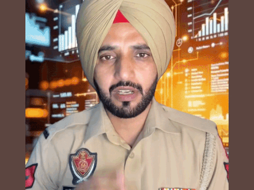 लुधियाना पुलिस के मुलाजिम ने वीडियो जारी कर लोगों को अलर्ट किया।