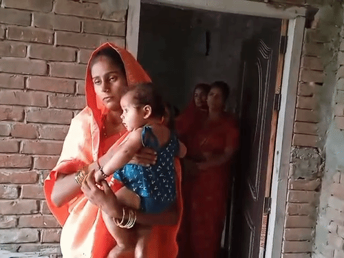 Azad's wife said that on Saturday night, Suresh Vishwakarma from the same village had called and taken her husband away.
