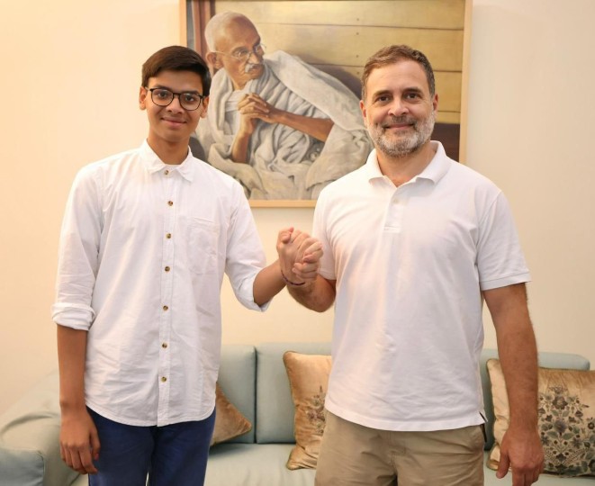 सार्थक इससे पहले सीबीएसई की ऑन-स्क्रीन मार्किंग (ओएसएम) प्रणाली और 12वीं की उत्तर पुस्तिकाओं के डिजिटल मूल्यांकन को लेकर सवाल उठा चुके हैं।