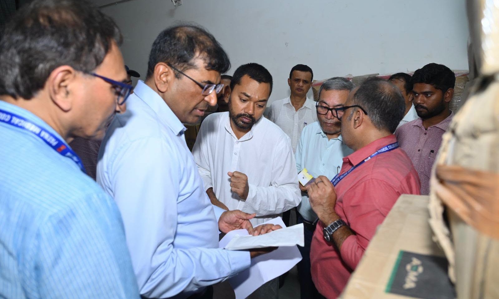 स्वास्थ्य मंत्री निशांत कुमार के साए की तरह स्वास्थ्य सचिव कुमार रवि साथ रहते हैं। निशांत के हर फैसले में उनकी रजामंदी जरूरी होती है।