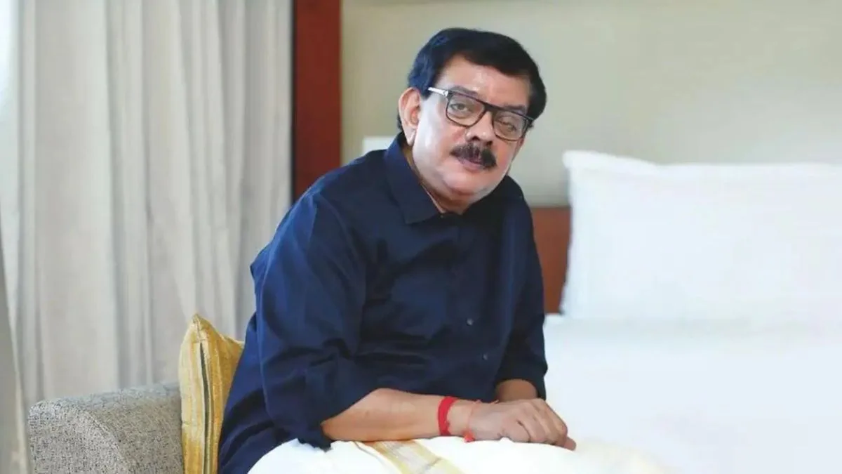 फिल्म डायरेक्टर प्रियदर्शन ने हेरा फेरी का डायरेक्शन किया था।