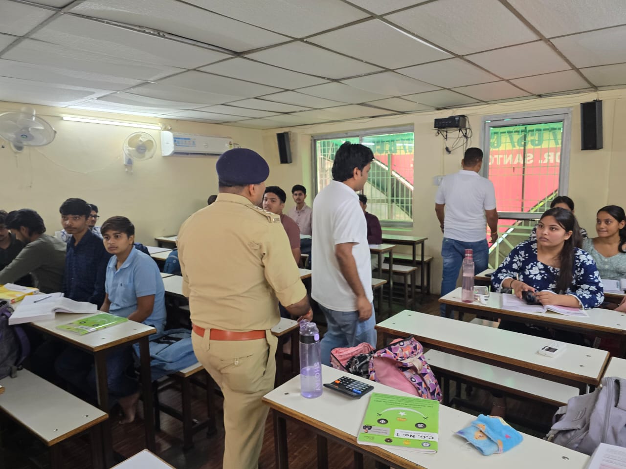 सेक्टर-10 स्थित कोचिंग सेंटर्स की सोमवार को हुई जांच।