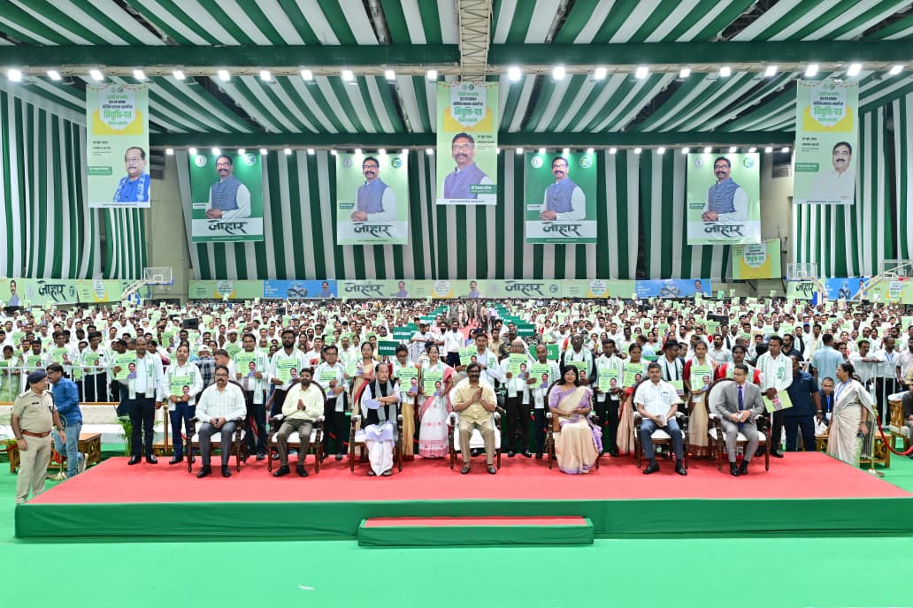 मुख्यमंत्री ने कहा कि आज से आप सभी नव नियुक्त सहायक आचार्य सरकार की आंख, कान और हाथ बनकर कार्य करेंगे।