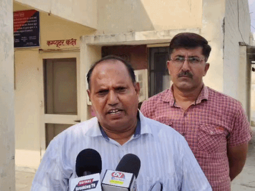 मामले की जानकारी देते एसीबी इंस्पेक्टर सूबे सिंह।
