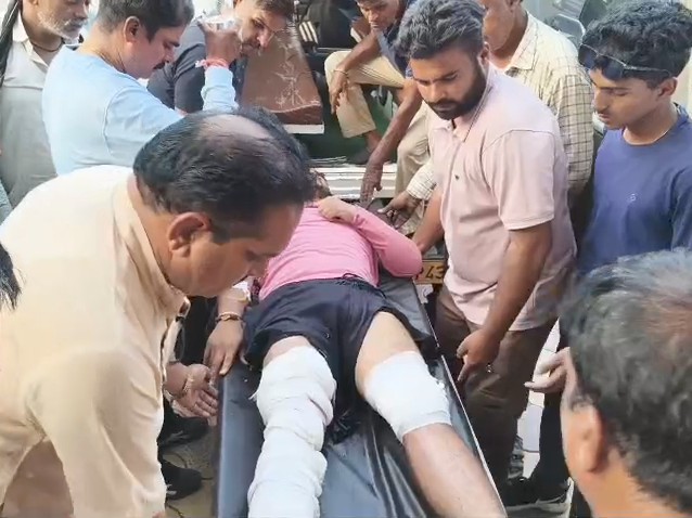 ट्रक की टक्कर