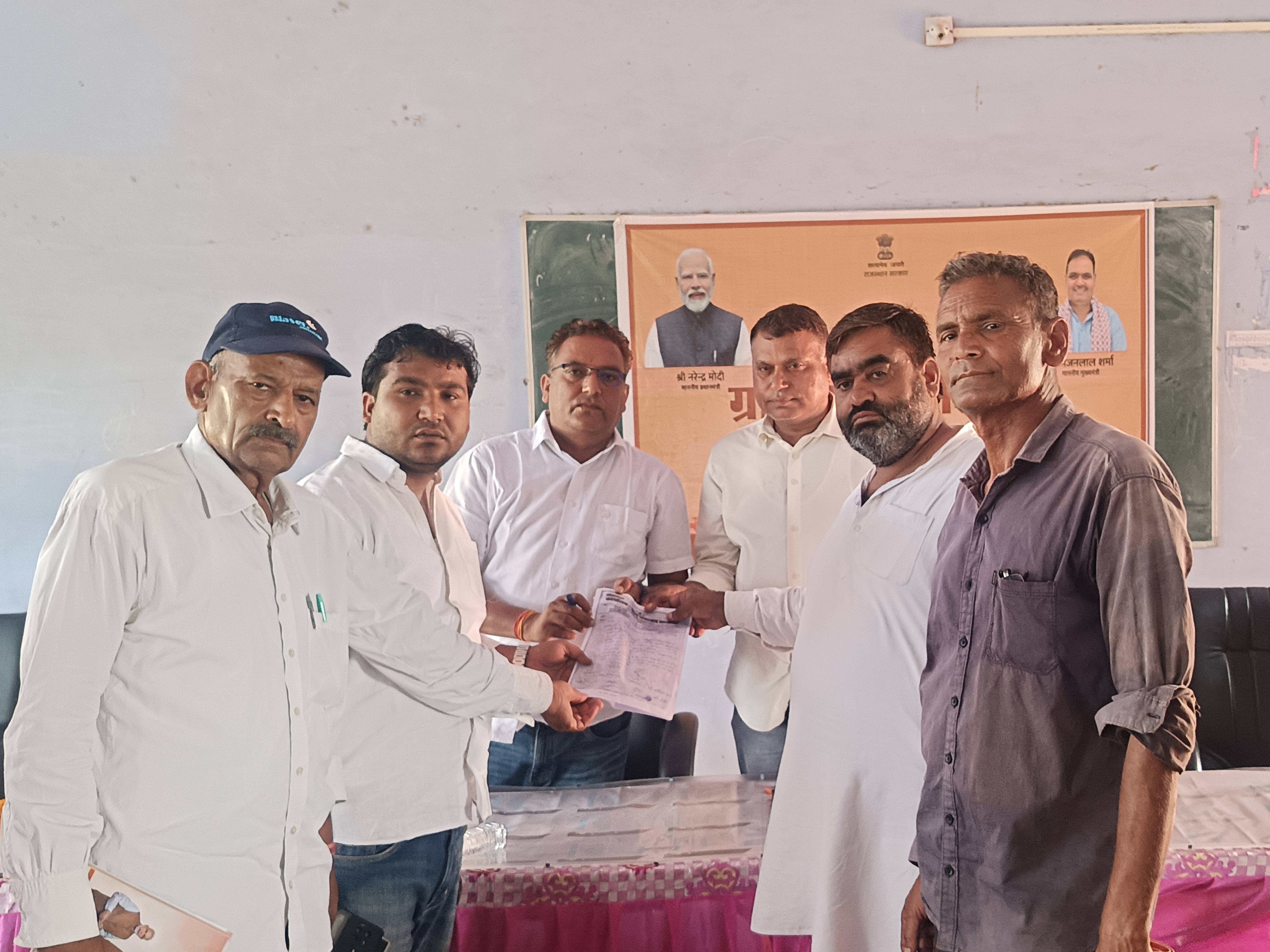 जसरापुर क्षेत्र की तातीजा ग्राम पंचायत में मंगलवार को ग्रामीण सेवा शिविर का आयोजन किया गया। - Dainik Bhaskar