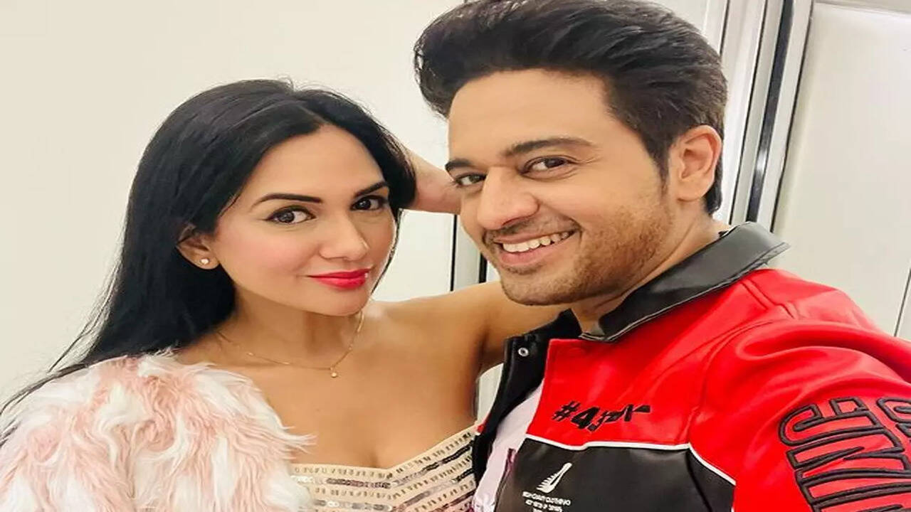 Both of them got married on 24 November 2016 in Gaurav's hometown Kanpur.