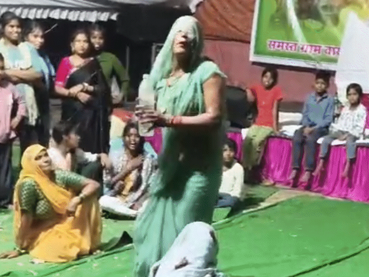रविता के इस डांस वीडियो को घटना की वजह माना जा रहा है.