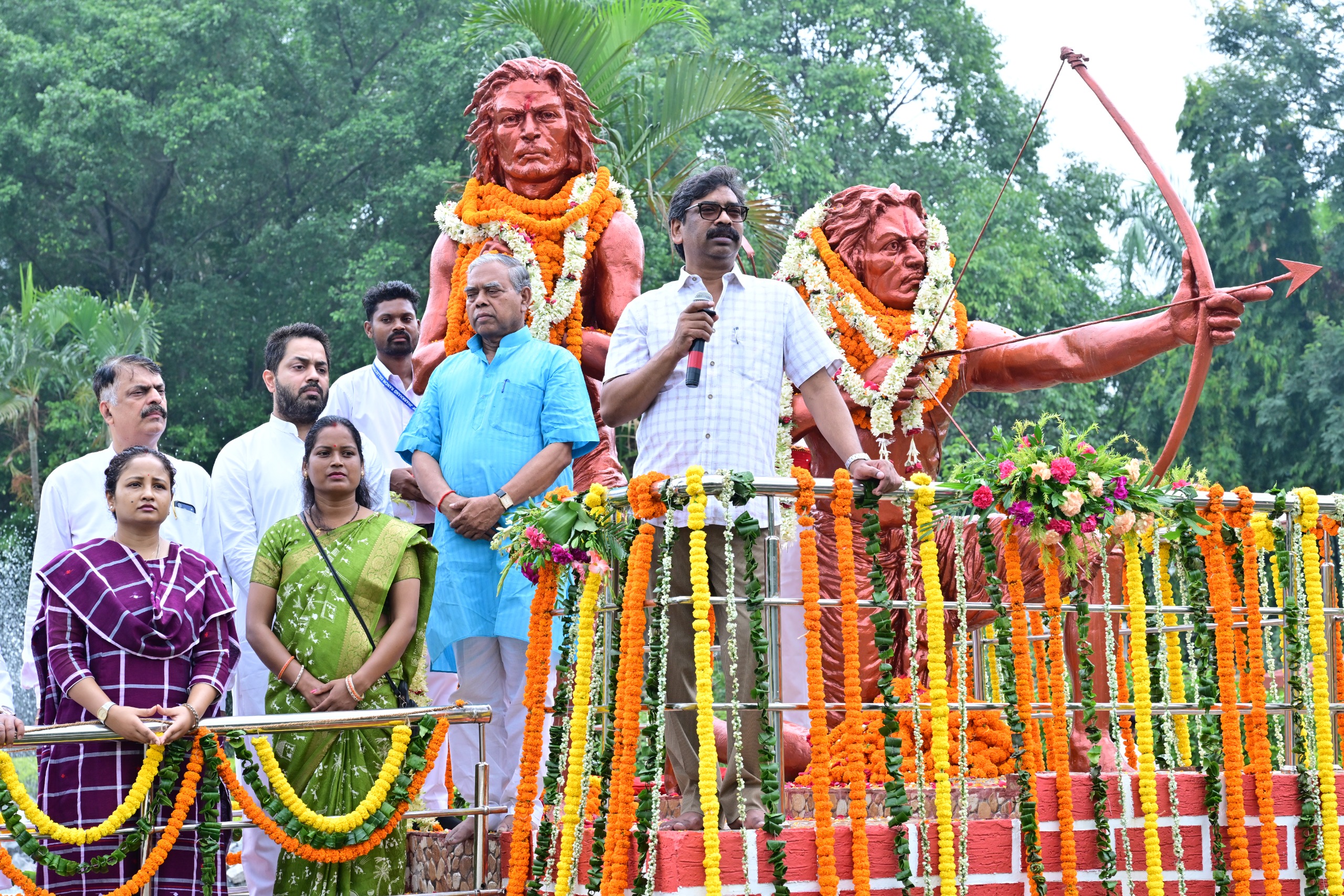 मुख्यमंत्री ने कहा कि हूल दिवस केवल एक स्मरण का दिन नहीं, बल्कि संघर्ष और बलिदान की प्रेरणा देने वाला ऐतिहासिक अवसर है।