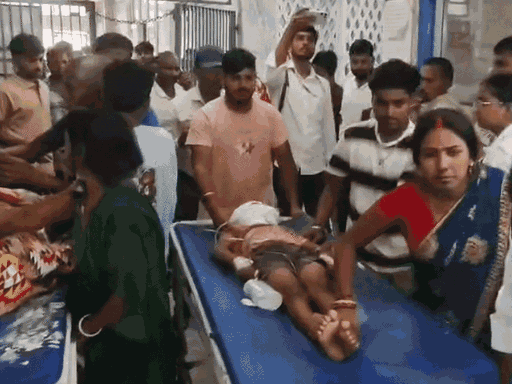 घटना की जानकारी मिलने के बाद परिजन ने उसे भागलपुर के मायागंज अस्पताल में भर्ती कराया। उसे ICU में शिफ्ट किया गया था।