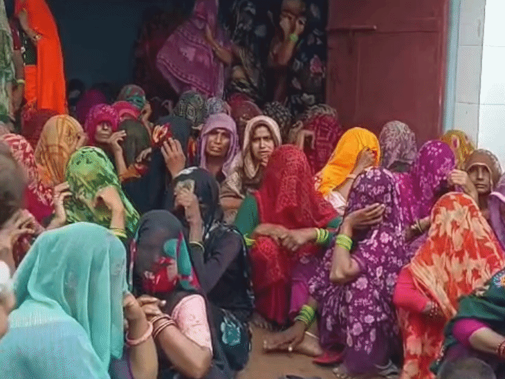 डकैत जगन गुर्जर की मौत के बाद धौलपुर के भवुतीपुरा में शोक है।