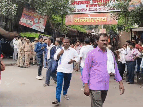 ग्राम रोजगार सेवकों ने अपनी मांगो को लेकर प्रदर्शन किया।