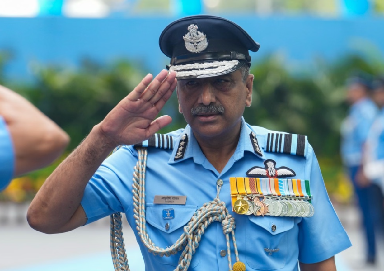 एयर मार्शल आशुतोष भारतीय वायुसेना के सीनियर लड़ाकू पायलटों में से एक हैं।
