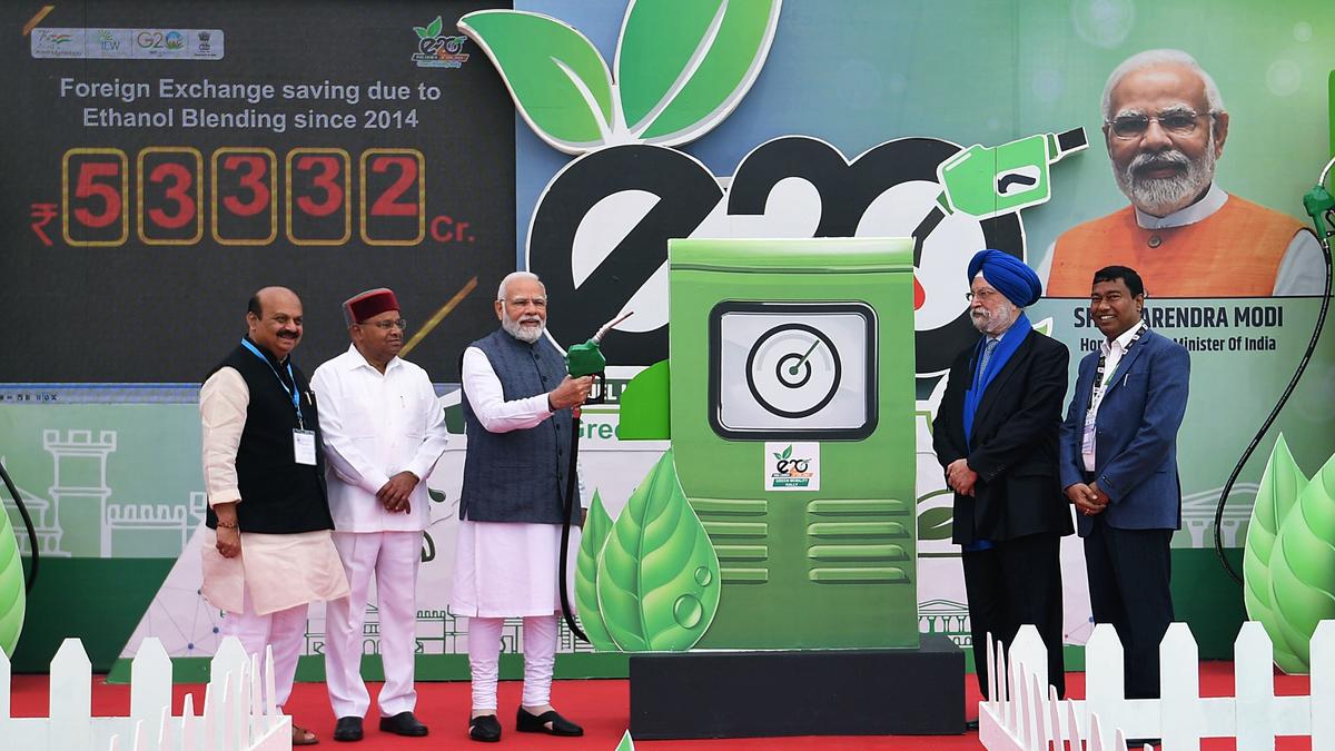 प्रधानमंत्री नरेंद्र मोदी ने बेंगलुरु में 'इंडिया एनर्जी वीक 2023' के दौरान E20 फ्यूल लॉन्च किया था।