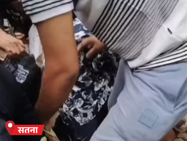 मध्य प्रदेश के सतना में गुरुवार को आंधी-बारिश से स्कूल में पेड़ गिरा। 2 युवतियां दब गईं।